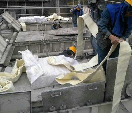 除塵器維修時更換除塵布袋